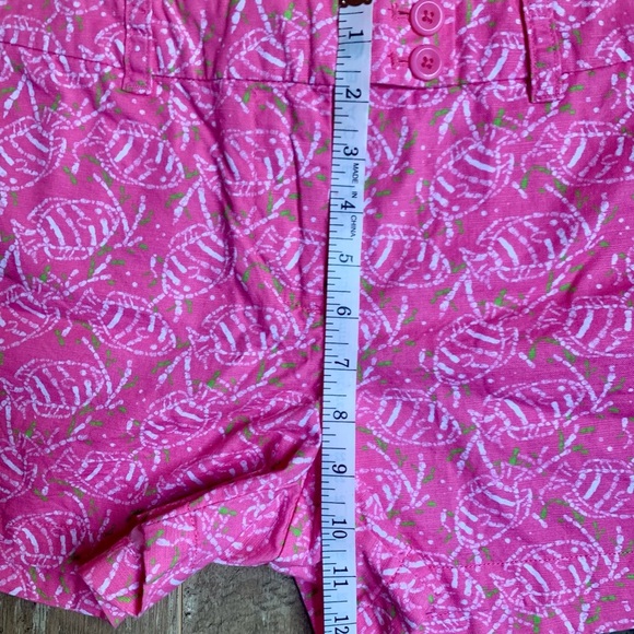 Vineyard Vines Pink and White Bermudas - Picture 4 of 7